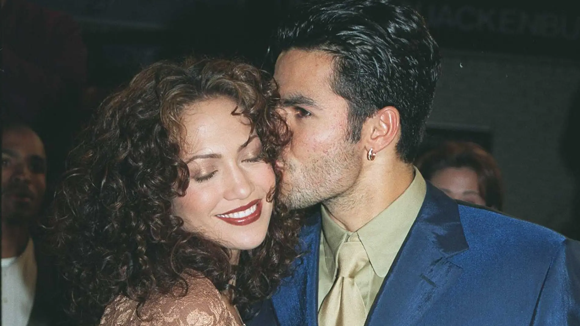 Jennifer Lopez junto a su primer marido, Ojani Noa