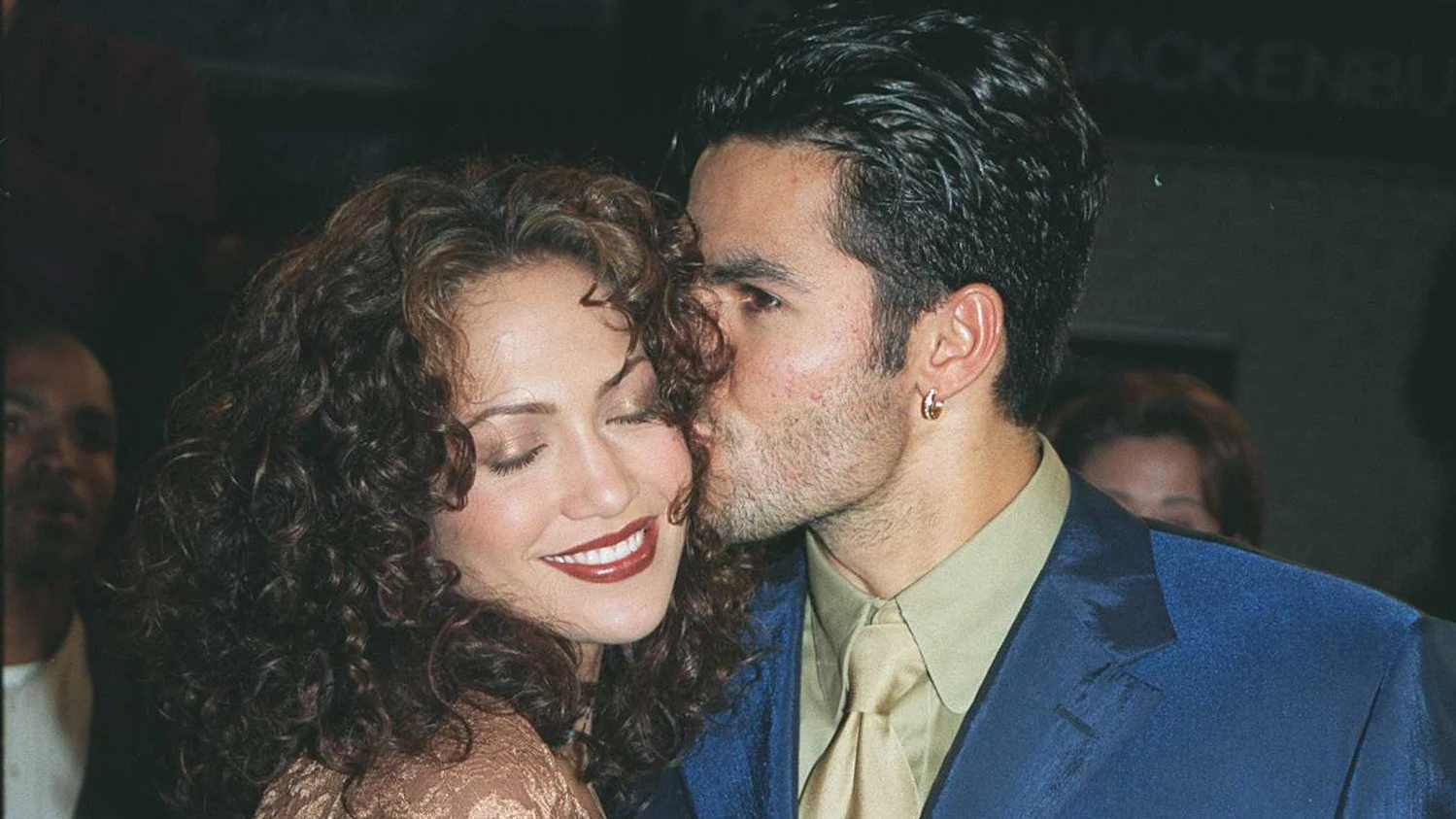 Jennifer Lopez junto a su primer marido, Ojani Noa Se casaron en 1997 pero no llegaron a celebrar su primer año de aniversario