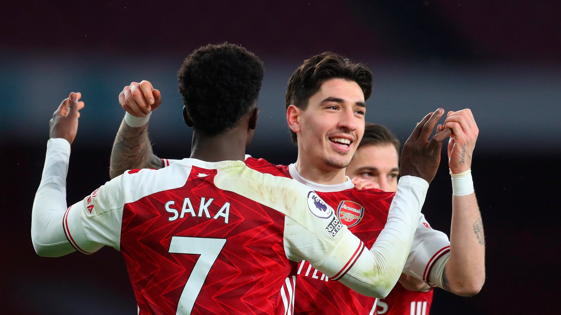 Héctor Bellerín celebra un gol con sus compañeros del Arsenal Héctor Bellerín celebra un gol con sus compañeros del Arsenal