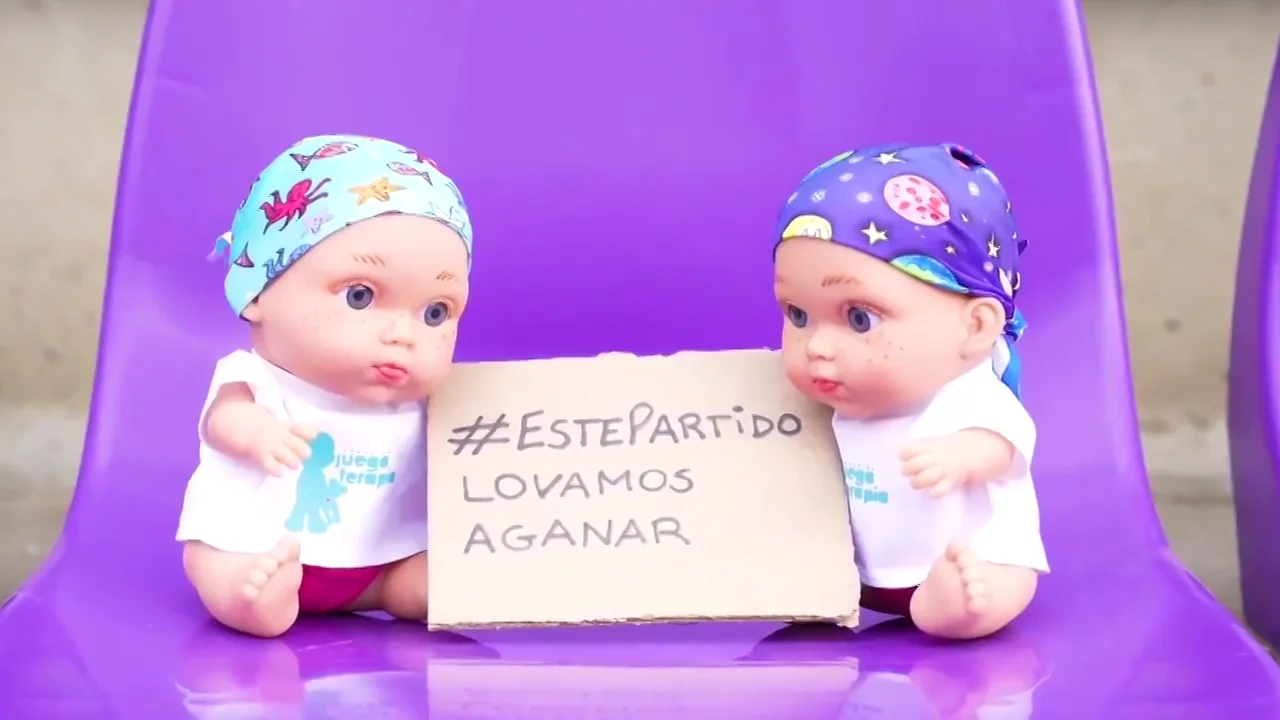Más de 1.000 muñecos 'Baby Pelones' ocuparon el José Zorrilla ante el Madrid para visibilizar el cáncer infantil Más de 1.000 muñecos 'Baby Pelones' ocuparon el José Zorrilla ante el Madrid para visibilizar el cáncer infantil