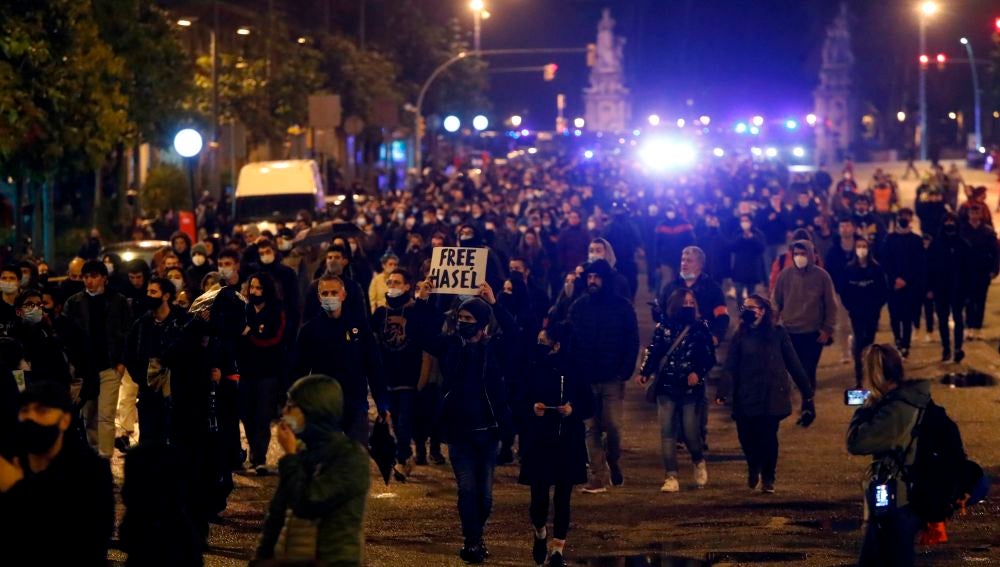 Nueva jornada de disturbios en Barcelona tras el encarcelamiento de Pablo Hasél
