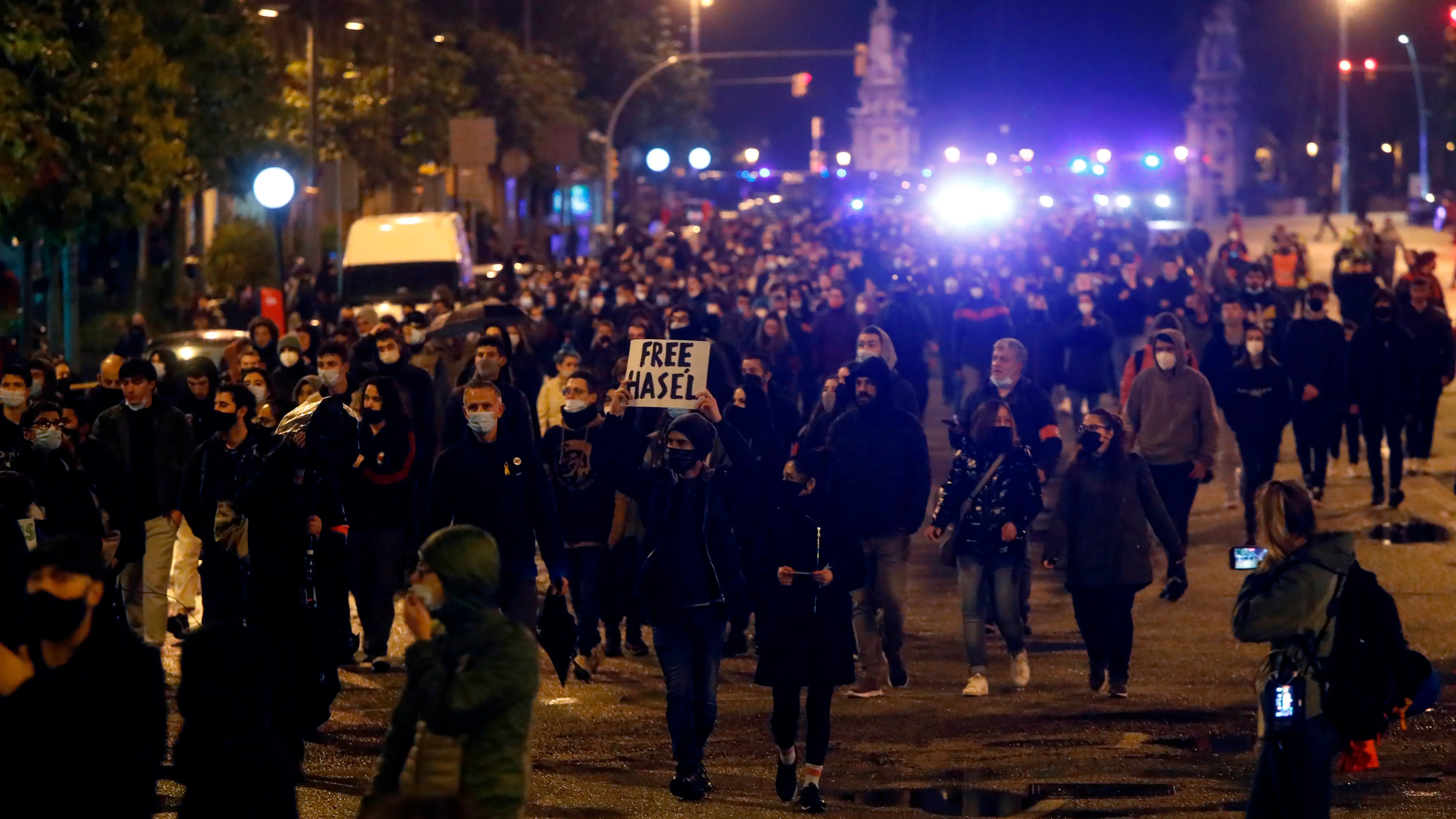 Nueva jornada de disturbios en Barcelona tras el encarcelamiento de Pablo Hasél Nueva jornada de disturbios en Barcelona tras el encarcelamiento de Pablo Hasél