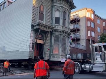 La mudanza 'a cuestas' de una casa victoriana de 139 años en San Francisco