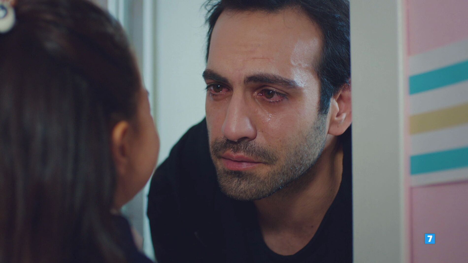 &Ouml;yk&uuml; y Demir, unidos ante la aparici&oacute;n de Asu: "No me vas a dejar, &iquest;verdad, pap&aacute;?"