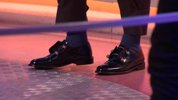 Victoria recoge el relevo de Manolo y sorprende con unos llamativos zapatos en ‘¡Boom!’