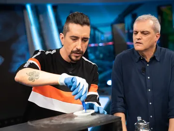 Ramón García y Pablo Motos alucinan con las esculturas flotantes de Marron: "Es magia potagia" Ramón García y Pablo Motos alucinan con las esculturas flotantes de Marron: "Es magia potagia"