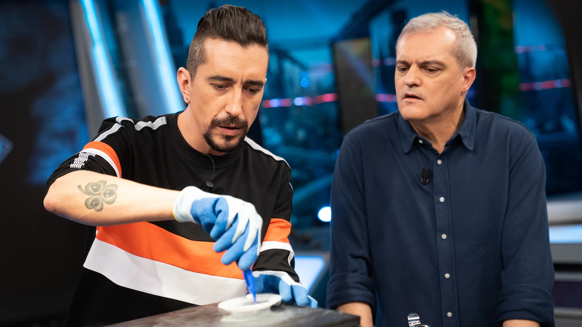 Ramón García y Pablo Motos alucinan con las esculturas flotantes de Marron: "Es magia potagia" Ramón García y Pablo Motos alucinan con las esculturas flotantes de Marron: "Es magia potagia"