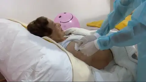 CC.AA. ya vacunan a los mayores de 80 años CC.AA. ya vacunan a los mayores de 80 años