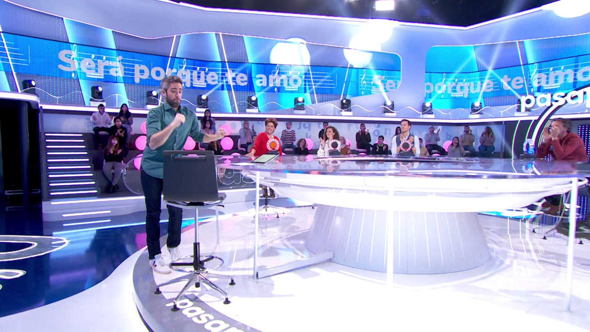 Roberto Leal lleva el ritmo en el cuerpo: &iexcl;ha bailado 600 canciones en &lsquo;Pasapalabra&rsquo;!