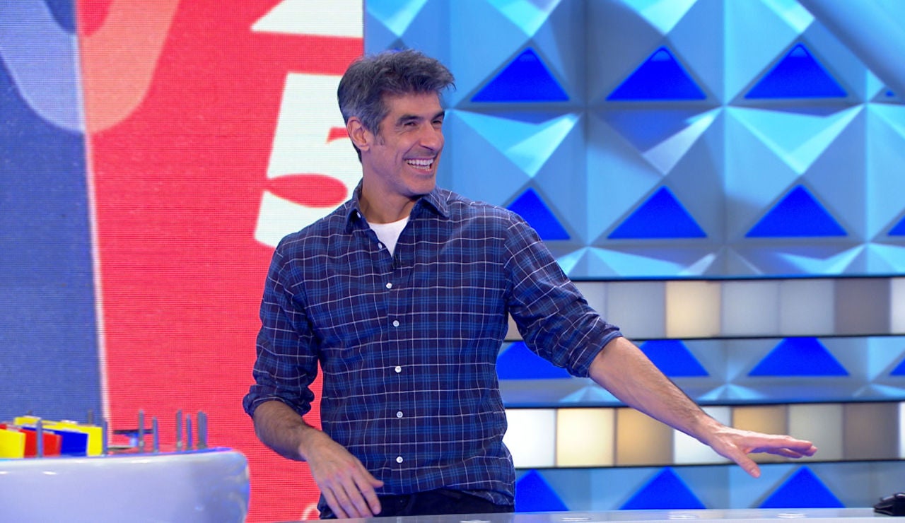 Jorge Fernández cede su puesto a una concursante: “¿Te pones tú aquí?” Jorge Fernández cede su puesto a una concursante: “¿Te pones tú aquí?”
