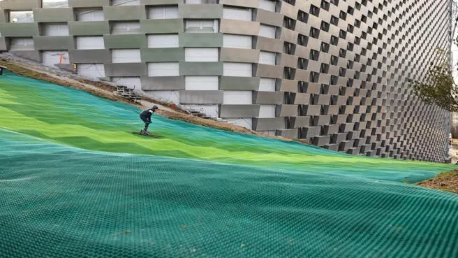 Copenhague convierte la azotea de una incineradora en una pista de esqu&iacute;
