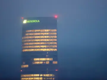 Iberdrola y Endesa no notan el coronavirus y presentan beneficios millonarios en 2020 Iberdrola y Endesa no notan el coronavirus y presentan beneficios millonarios en 2020