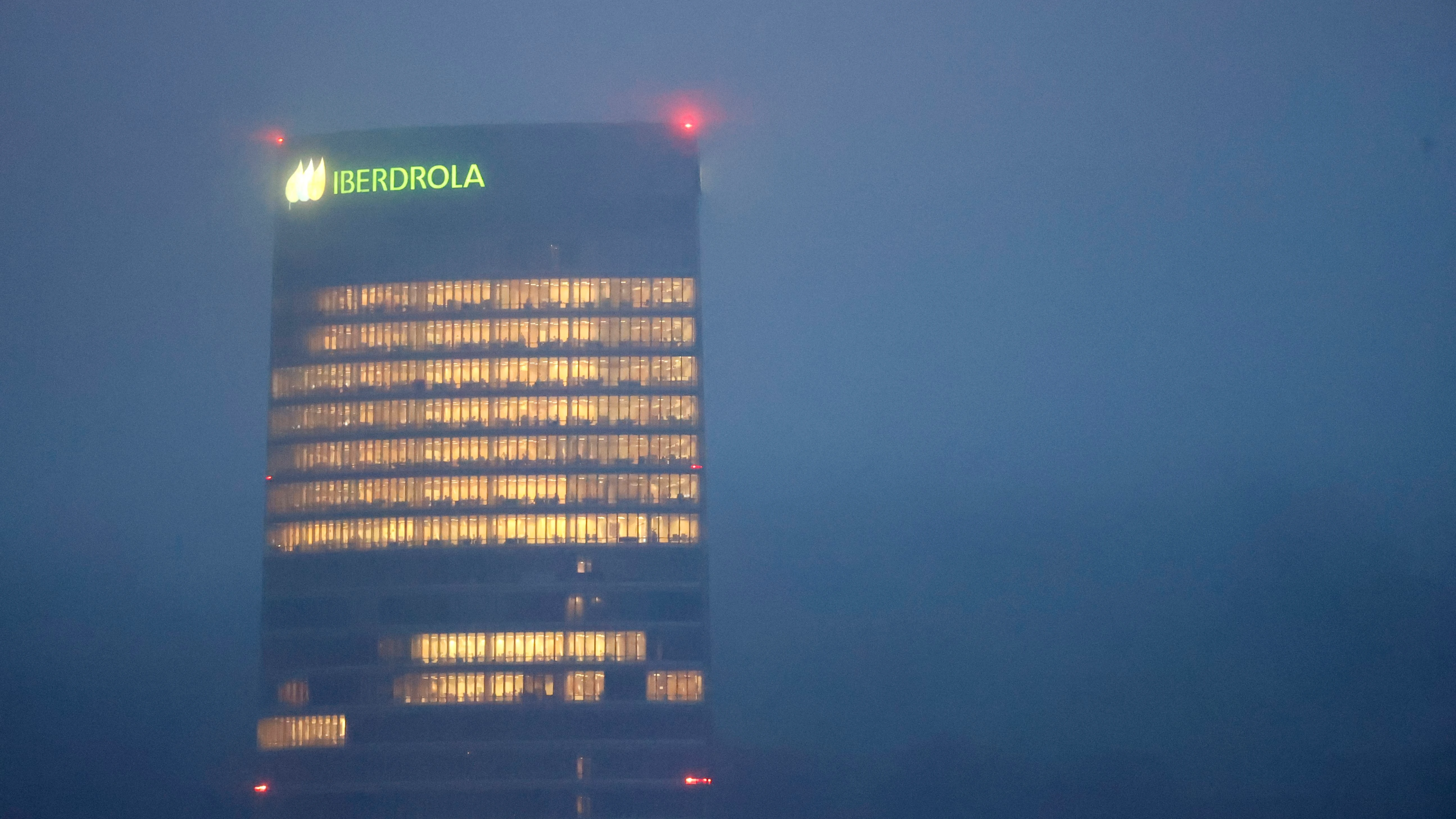Iberdrola y Endesa no notan el coronavirus y presentan beneficios millonarios en 2020 Iberdrola y Endesa no notan el coronavirus y presentan beneficios millonarios en 2020