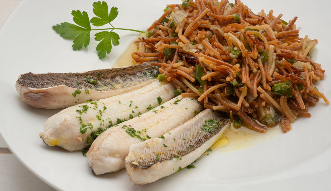 Una receta "rica, barata y fácil de hacer": sibirón con fideos, de Karlos Arguiñano Una receta "rica, barata y fácil de hacer": sibirón con fideos, de Karlos Arguiñano