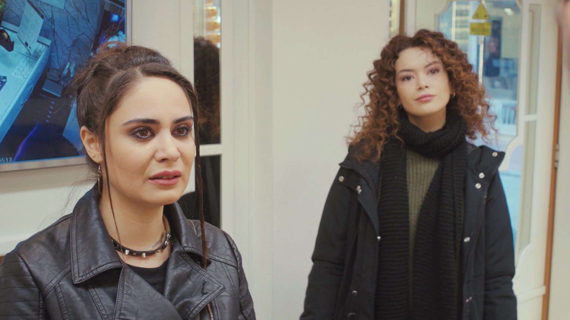 De enemigas a aliadas, Sirin e Idil se asocian para recuperar los diamantes 