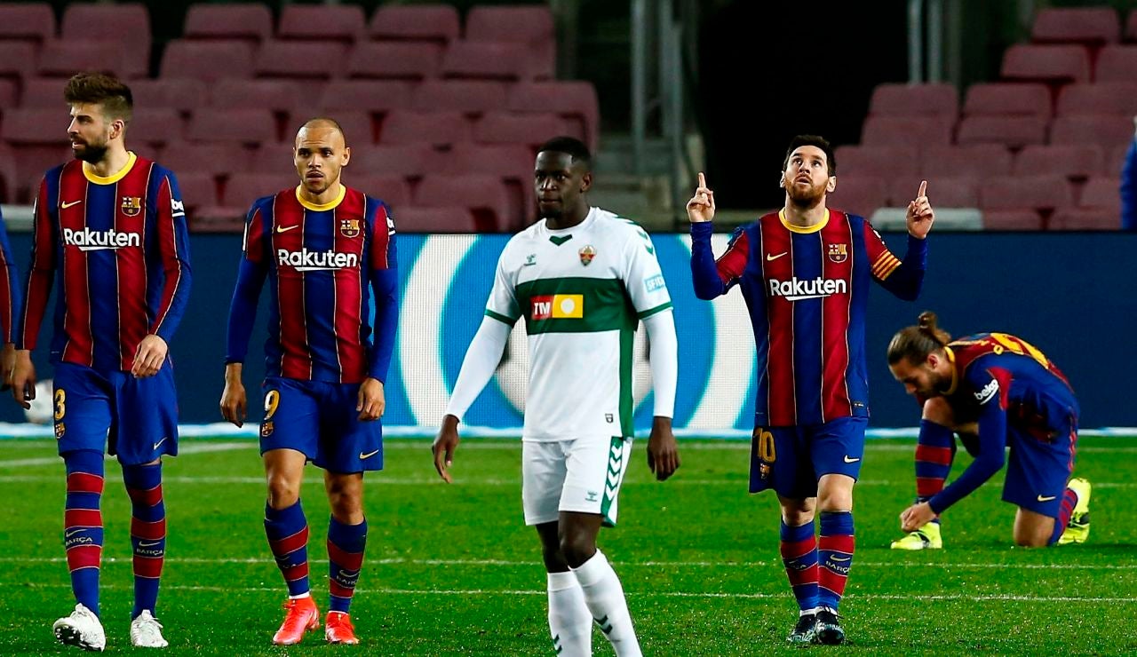 Leo Messi celebra un gol ante el Elche en el Camp Nou