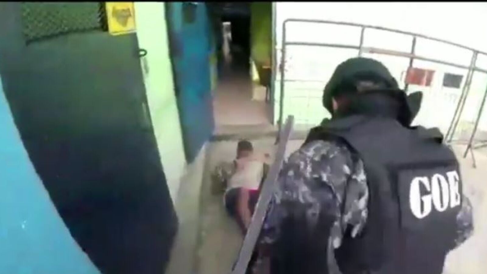 La policía irrumpe con fuerza en las cárceles de Ecuador para evitar los motines: 