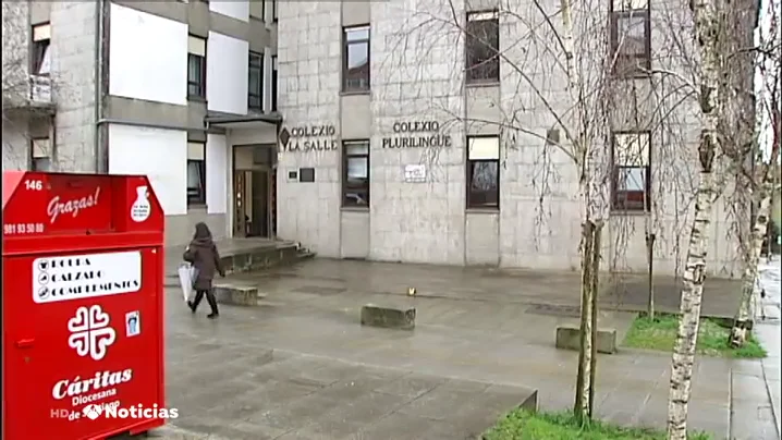 Una profesora negacionista provoca protestas de padres en un colegio de Santiago de Compostela: "adoctrina a los chavales"