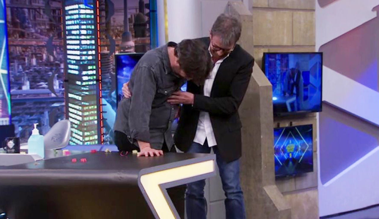 Un ataque de cataplexia de Jordi Évole asusta a Pablo Motos en directo: "He sentido cuando te ibas" Un ataque de cataplexia de Jordi Évole asusta a Pablo Motos en directo: "He sentido cuando te ibas"