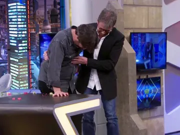 Un ataque de cataplexia de Jordi Évole asusta a Pablo Motos en directo: "He sentido cuando te ibas" Un ataque de cataplexia de Jordi Évole asusta a Pablo Motos en directo: "He sentido cuando te ibas"