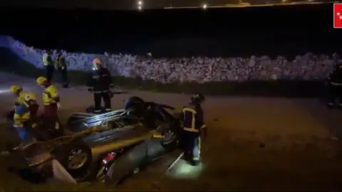 Muere un hombre de 57 años en Soto del Real (Madrid) al atravesar con su vehículo una rotonda y volcar Muere un hombre de 57 años en Soto del Real (Madrid) al atravesar con su vehículo una rotonda y volcar