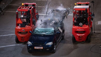 Descapote extremo en 'El Hormiguero 3.0': Walter Franco guillotina un coche en directo