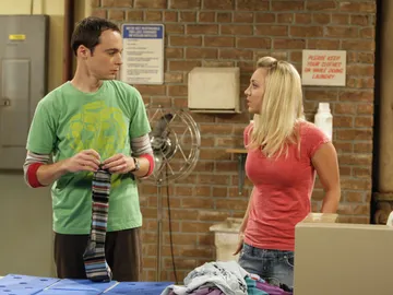 Kaley Cuoco y Jim Parsons Kaley Cuoco y Jim Parsons