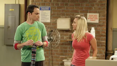 Kaley Cuoco y Jim Parsons Penny y Sheldon Cooper en 'The Big Bang Thoery'
