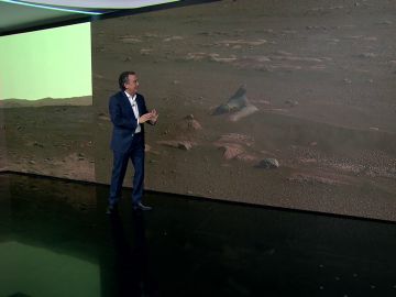 La foto en 360 grados de Marte enviada por el Persevarance que detecta 2 rocas llamativas