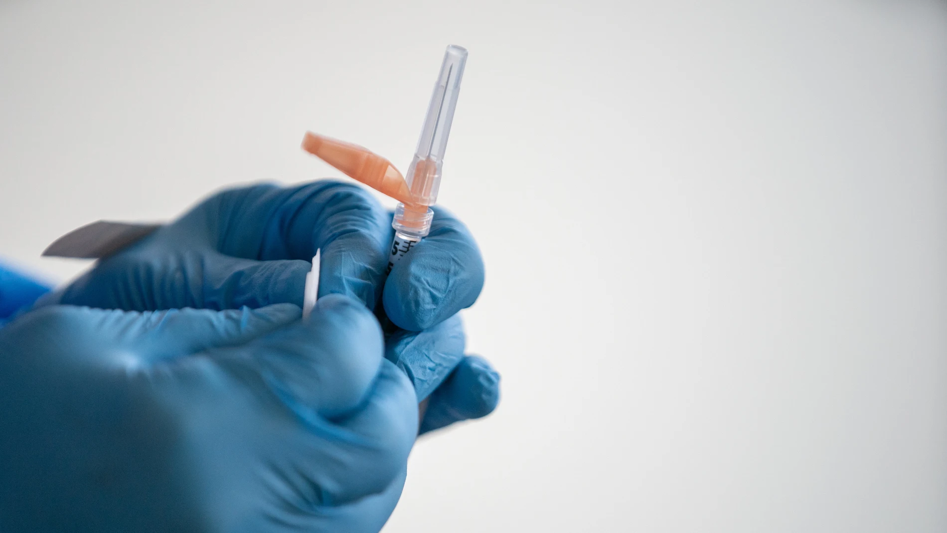 Alarma por la cepa californiana del coronavirus capaz de evadir los anticuerpos que genera la vacuna Alarma por la cepa californiana del coronavirus capaz de evadir los anticuerpos que genera la vacuna