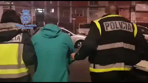 Imágenes del detenido facilitadas por la Policía Nacional a EFE. La Policía Nacional detiene a un fugitivo buscado por la INTERPOL por asesinar a un niño de 11 años.