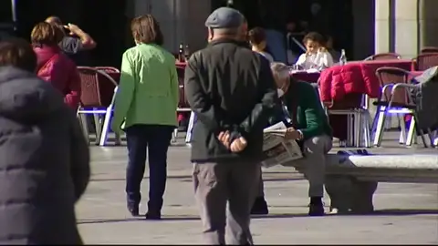 El gasto de pensiones aumenta un 2,3% en febrero y alcanza el récord de 10.100 millones de euros El gasto de pensiones aumenta un 2,3% en febrero y alcanza el récord de 10.100 millones de euros