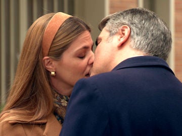 Gorka presencia un beso inesperado entre Juan y Maica