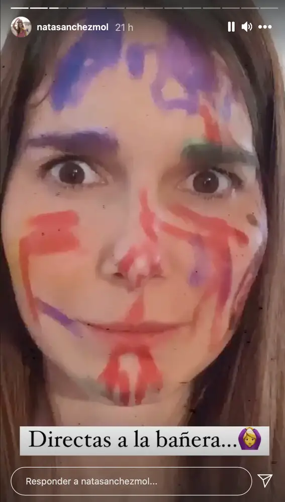 Natalia Sánchez con la cara completamente pintada