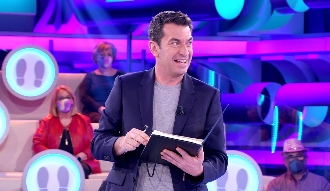 Examen sorpresa de Medicina de Arturo Valls a Ángel en '¡Ahora caigo!': ¿Aprobará? Examen sorpresa de Medicina de Arturo Valls a Ángel en '¡Ahora caigo!': ¿Aprobará?