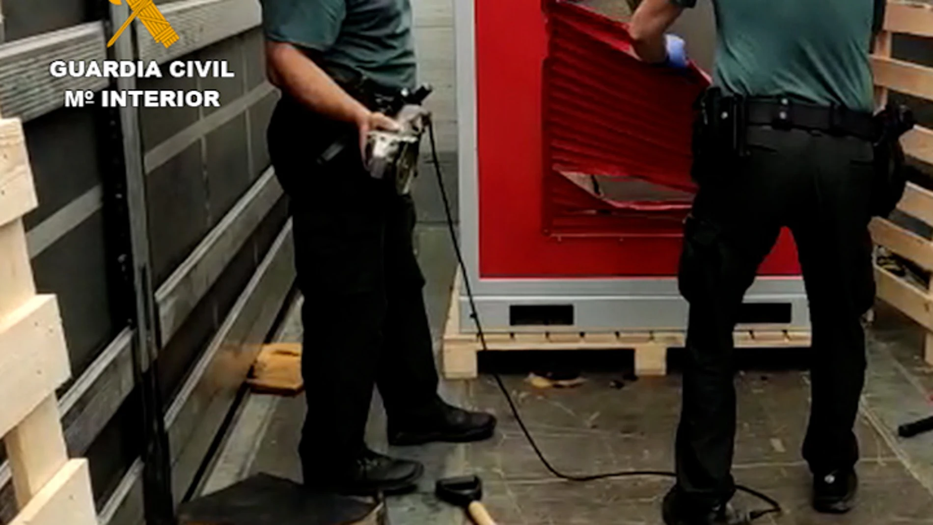 La Guardia Civil en las operaciones para desmantelar dos organizaciones europeas en Málaga La Guardia Civil en las operaciones para desmantelar dos organizaciones europeas en Málaga