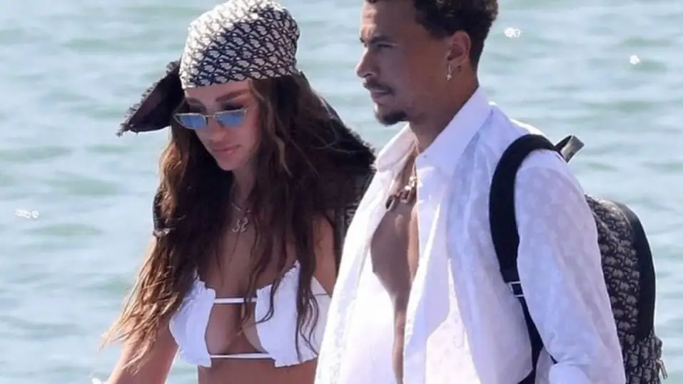 Dele Alli y Ruby Mae Dele Alli y Ruby Mae