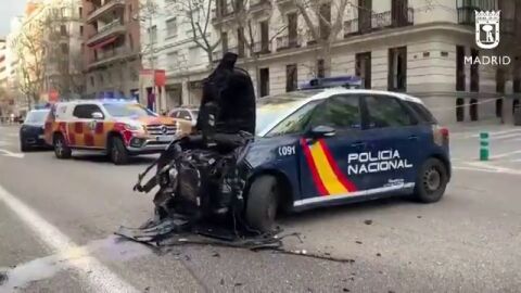  Persecuci&oacute;n policial: 7 personas heridas leve al estrellarse un coche en la calle Serrano (Madrid)