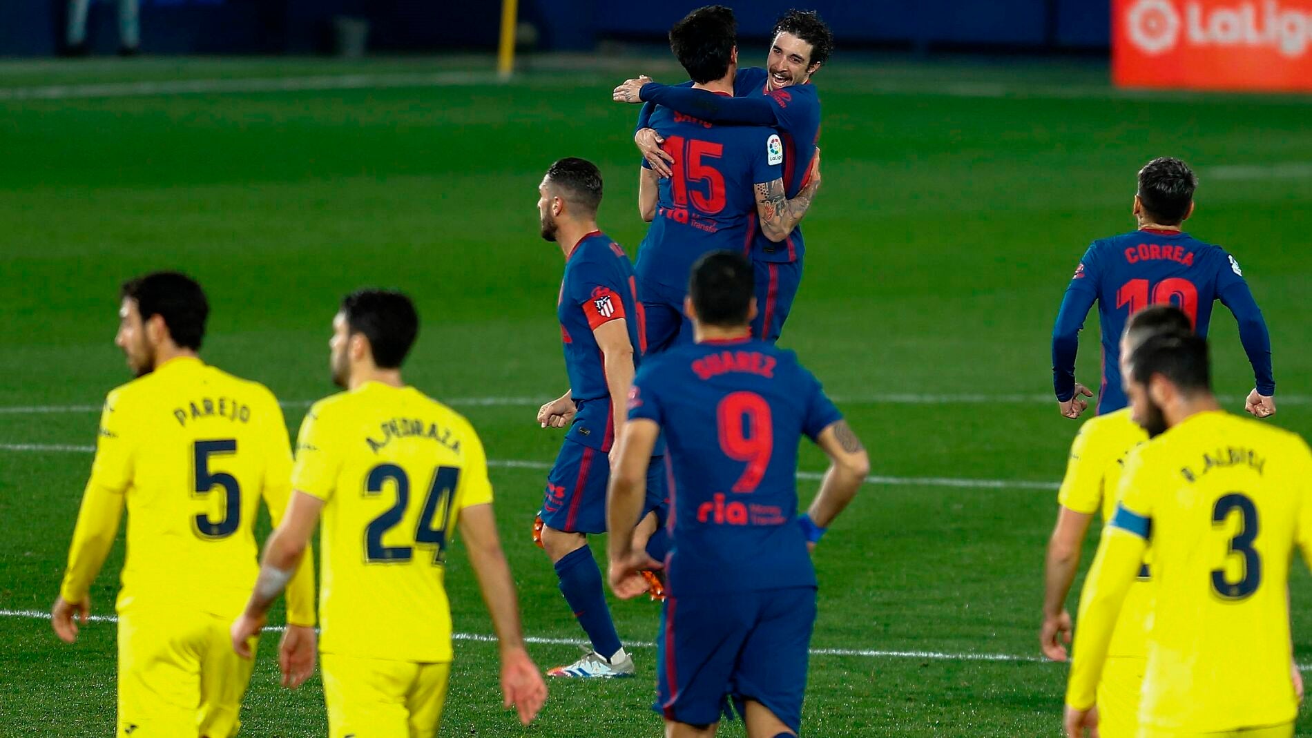 Los jugadores del Atl&eacute;tico de Madrid celebran el primer gol del partido