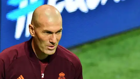 Zidane se cansa de las preguntas sobre Sergio Ramos: "Siempre lo mismo, es impresionante macho" Zidane se cansa de las preguntas sobre Sergio Ramos: "Siempre lo mismo, es impresionante macho"