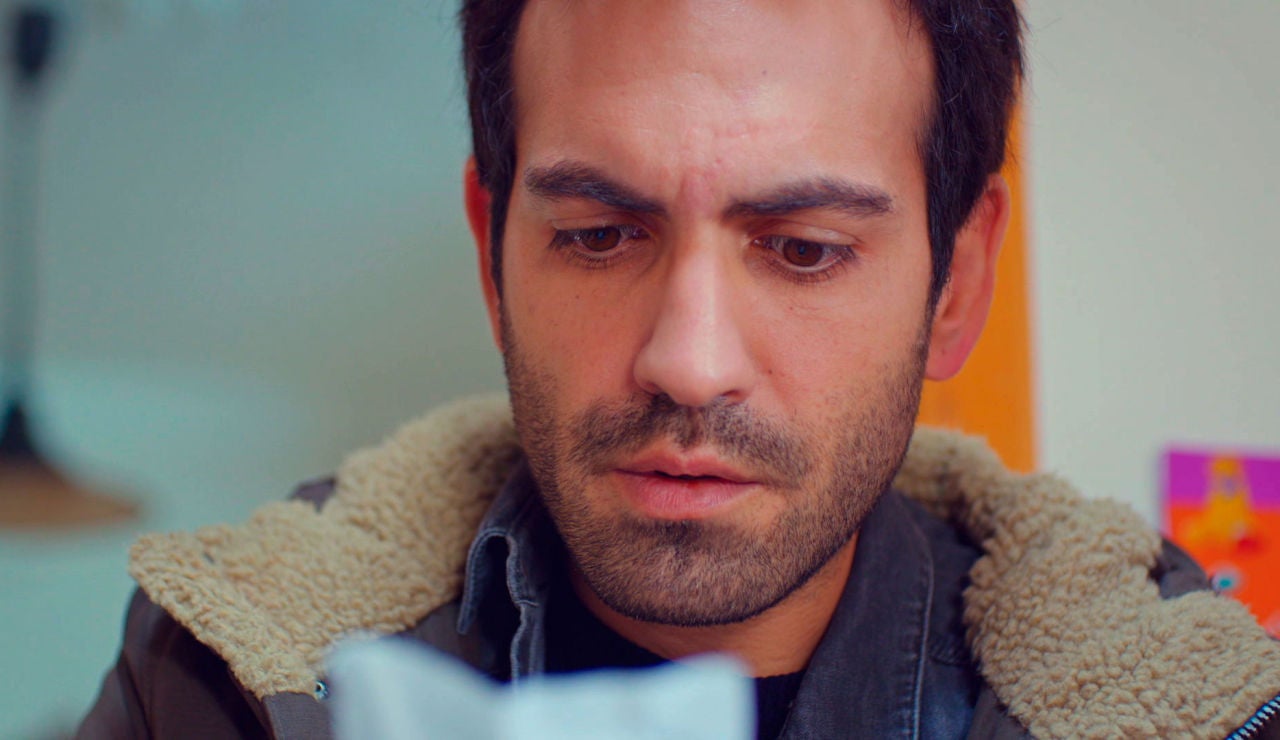 Öykü entrega la carta secreta de su abuelo a Demir