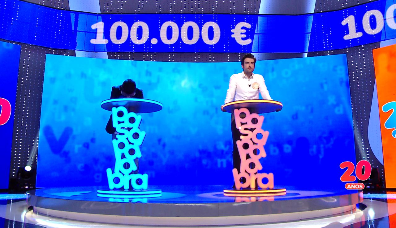 ¡Máxima tensión en un duelo histórico! Orestes y Rafa se juegan 100.000 euros y el derecho de volver como concursantes a ‘Pasapalabra’ ¡Máxima tensión en un duelo histórico! Orestes y Rafa se juegan 100.000 euros y el derecho de volver como concursantes a ‘Pasapalabra’