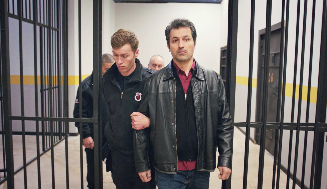 Arif y Yusuf entran en la cárcel por intentar proteger a Bahar
