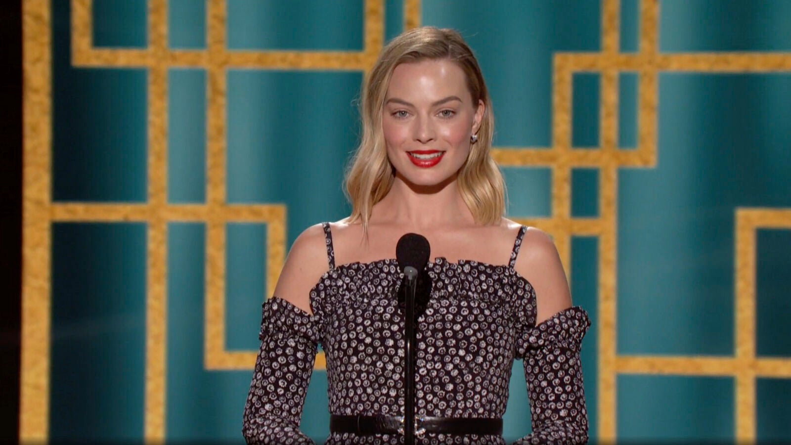 El peinado que más se ha repetido en los Globos de Oro 2021: Margot Robbie, Kate Hudson o Salma Hayek lo han llevado 
