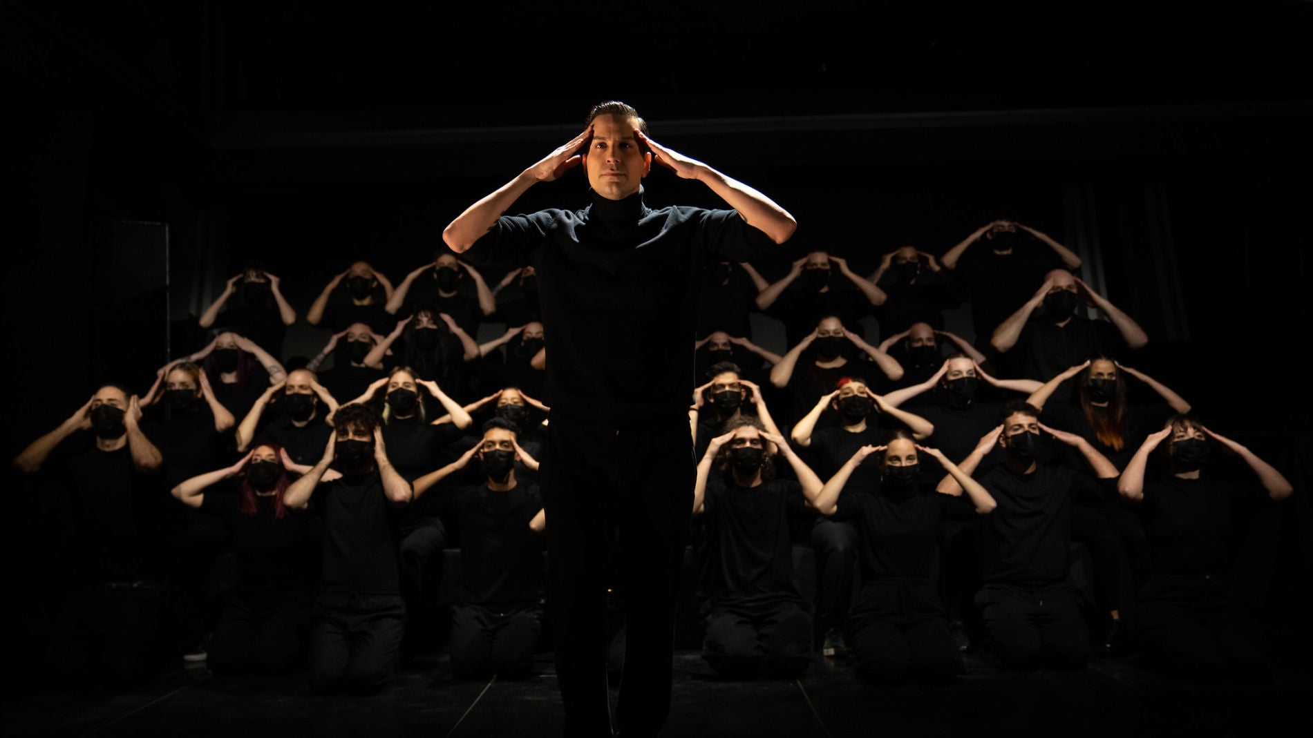 Marron sorprende a C. Tangana con una espectacular coreograf&iacute;a con su disco 'El madrile&ntilde;o'