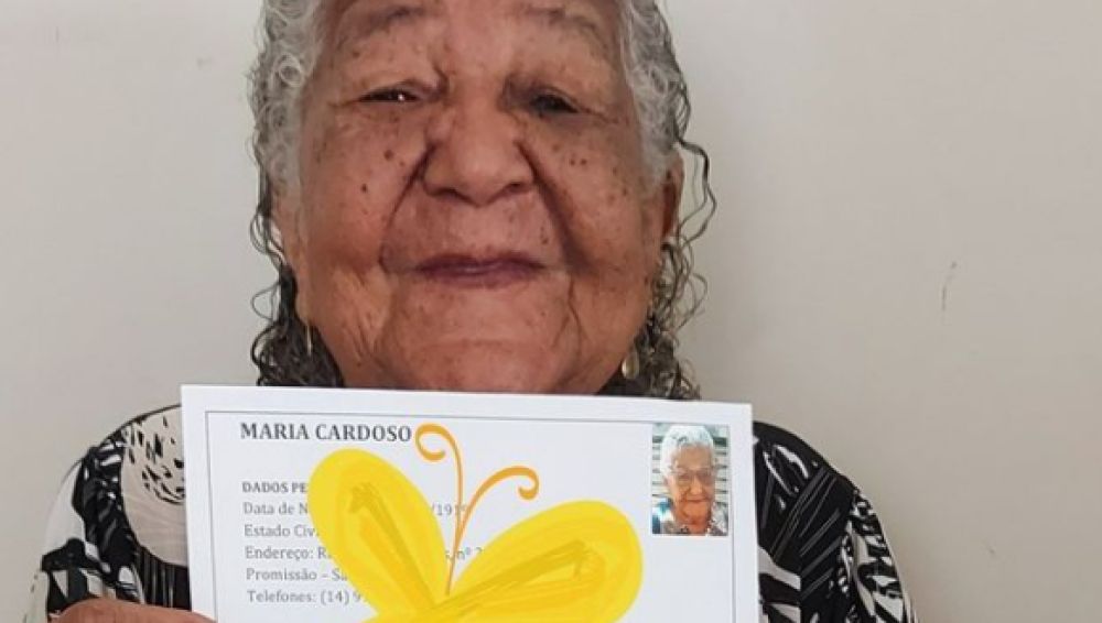Una mujer de 101 años envía su currículum a una empresa y su historia se hace viral en redes sociales