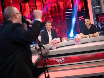 C. Tangana demuestra su buena intuición en 'La Voz al revés' de Trancas y Barrancas  C. Tangana demuestra su buena intuición en 'La Voz al revés' de Trancas y Barrancas