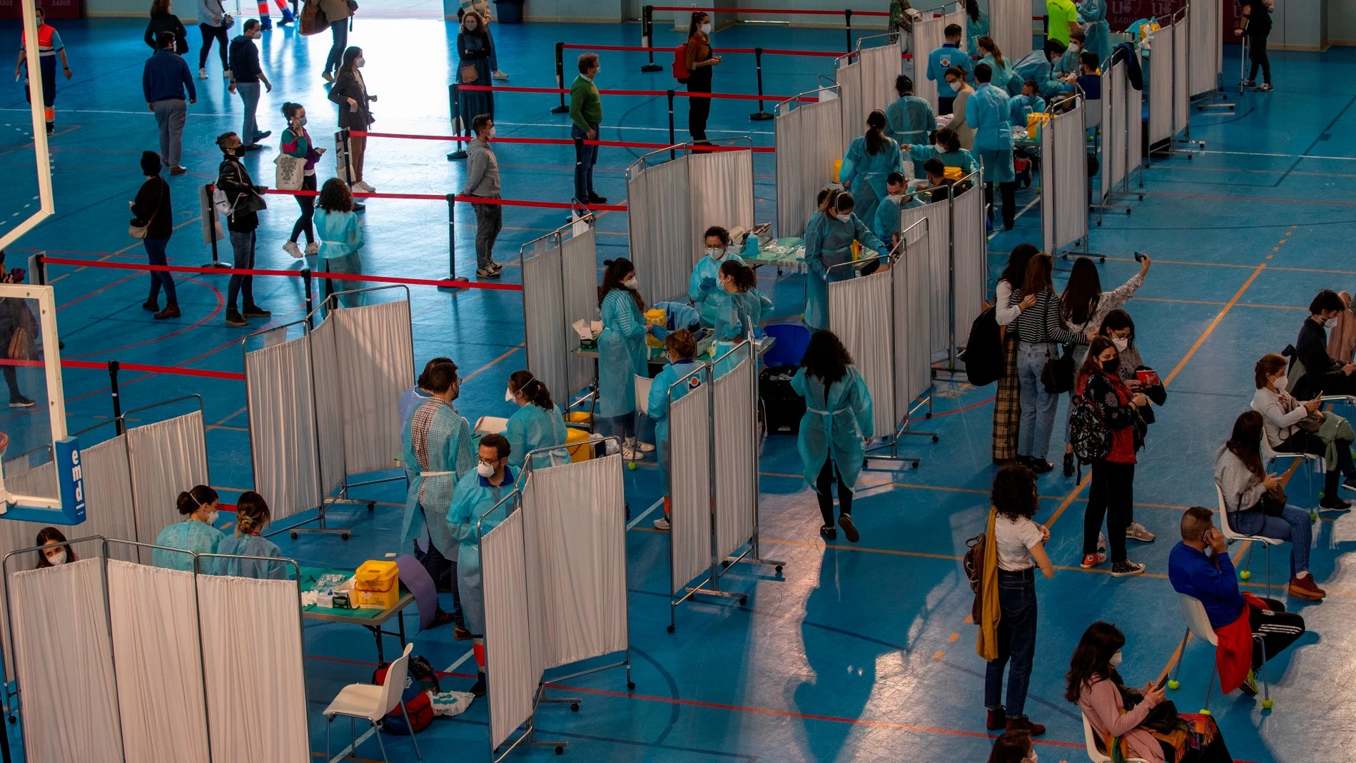 Vacunación contra el coronavirus en el Hospital Zendal. Vacunación contra el coronavirus en el Hospital Zendal.