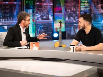La devoción de C. Tangana por el arte de Andrés Calamaro: "Me gusta que se haya mantenido loco" La devoción de C. Tangana por el arte de Andrés Calamaro: "Me gusta que se haya mantenido loco"