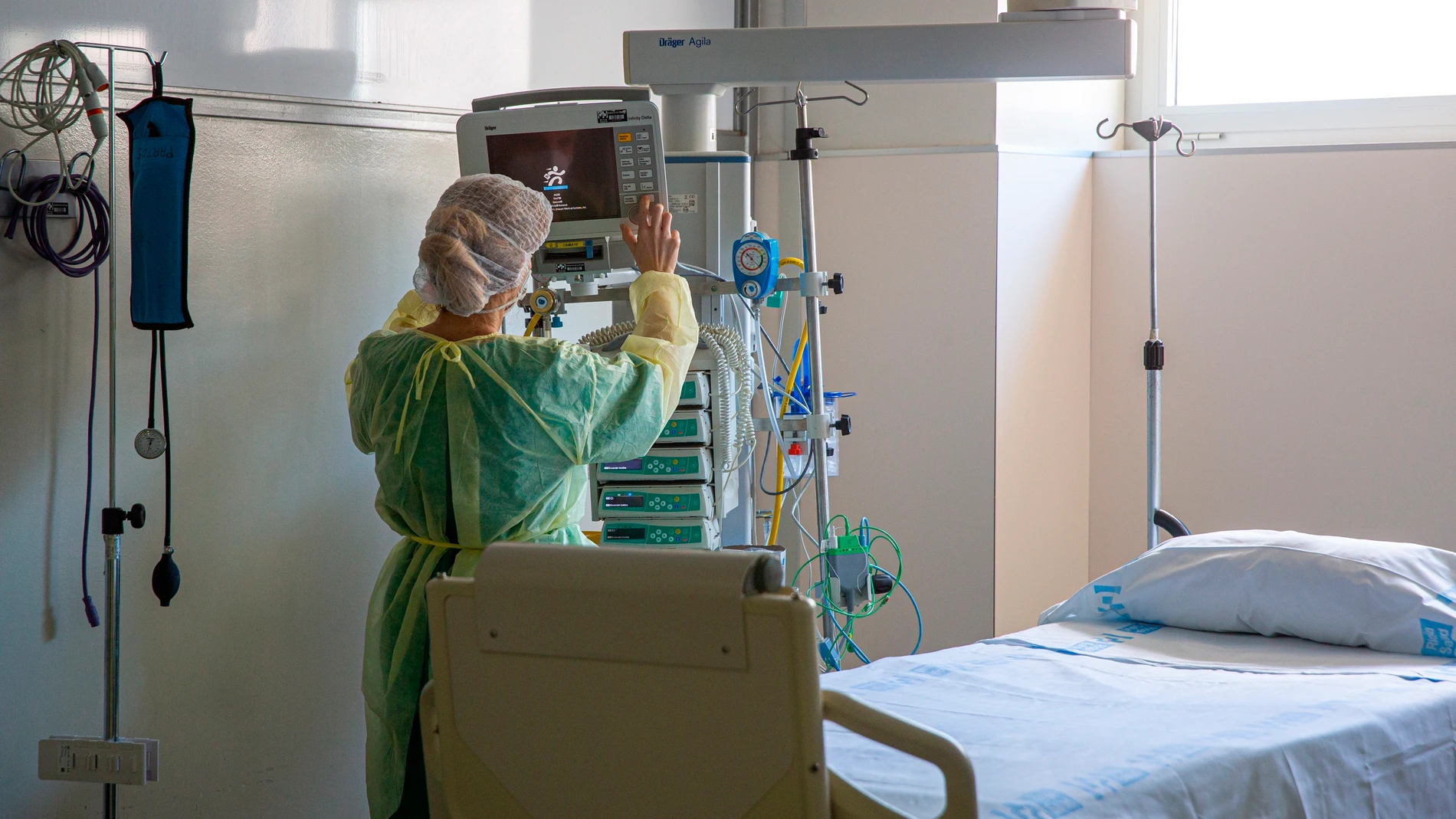 Una sanitaria en el Hospital San Pedro de Logroño Una sanitaria en el Hospital San Pedro de Logroño